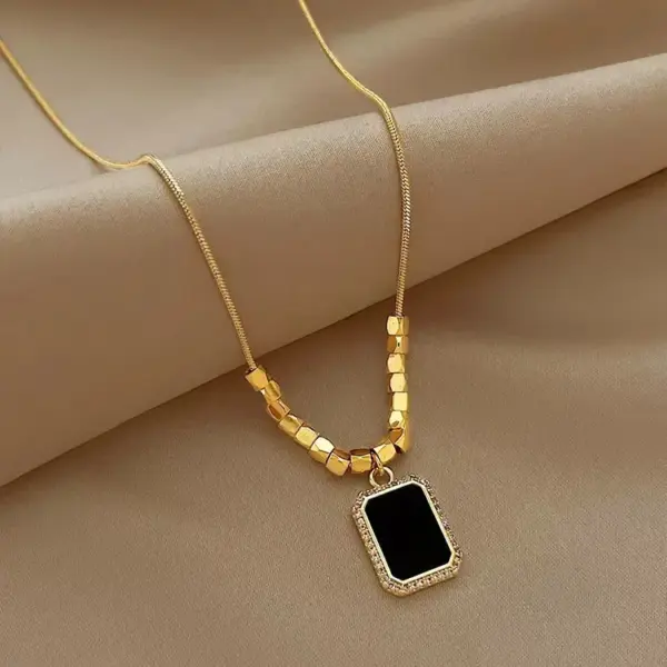 Wholesale PVD Coated Real Gold Plated Square Stainless Steel Titanium Steel Elegant Simple Style Waterproof Non Tarnish Pendant Necklace