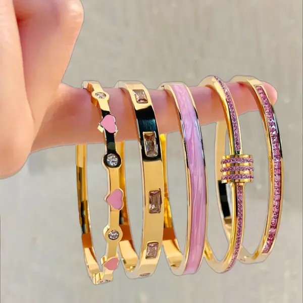 Wholesale PVD Coated Real Gold Plated Heart Shape 304 Stainless Steel Casual Simple Style Classic Style Waterproof Non Tarnish 304 Stainless Steel Bangle