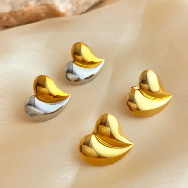 Wholesale PVD Coated Real Gold Plated 18K Gold Heart Shape 304 Stainless Steel IG Style Simple Style Waterproof Non Tarnish Ear Studs