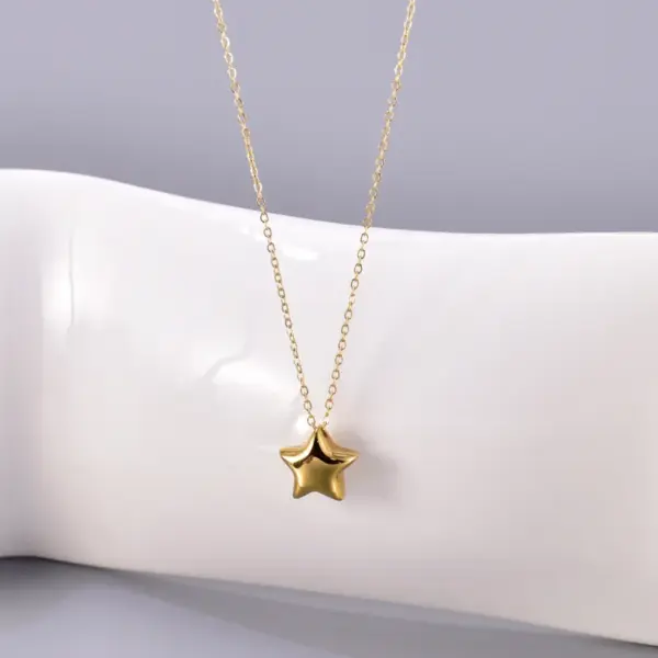 304 Stainless Steel Star PVD Coated 18K Real Gold Plated Elegant Simple Style Waterproof Non Tarnish Plating Cable Chain Pendant Necklace