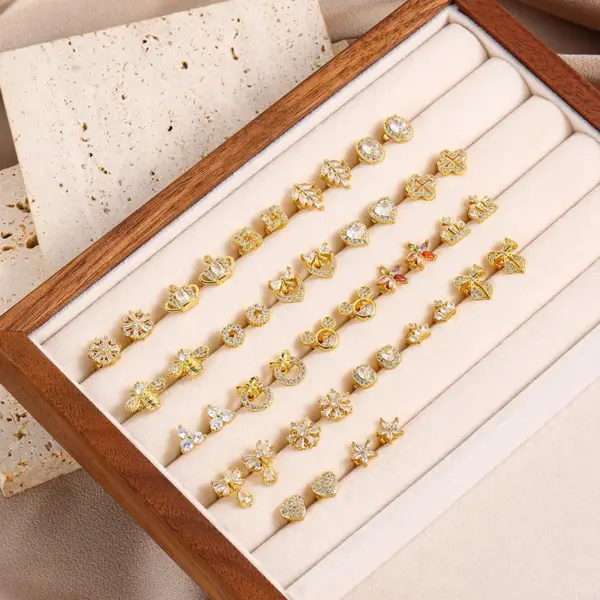 1 Piece Sweet Geometric Heart Shape Crown Inlay Copper Zircon 18K Gold Plated Ear Studs