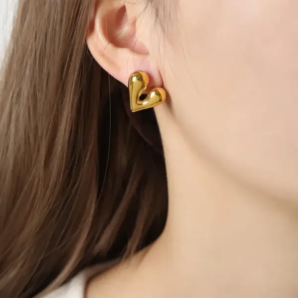 Wholesale 304 Stainless Steel Heart Shape PVD Coated 18K Gold Plated Real Gold Plated 18K Gold Streetwear Waterproof Non Tarnish Plating Gold Ear Studs