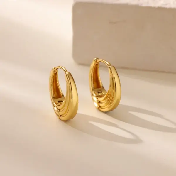 Wholesale Copper Geometric Electroplating Stone-Free 18K Real Gold Plated Casual Style Elegant Simple Style Earrings