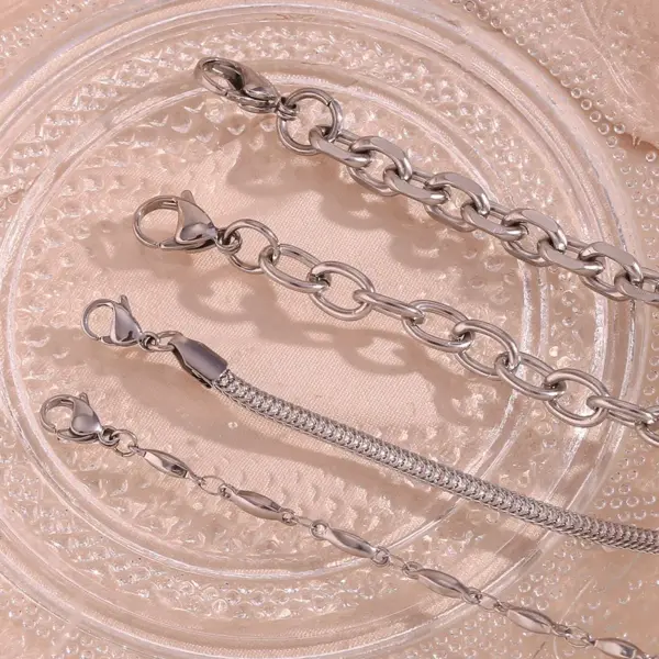 304 Stainless Steel Oval PVD Coated 18K Real Gold Plated Simple Style Classic Style Waterproof Non Tarnish Sier Bracelets