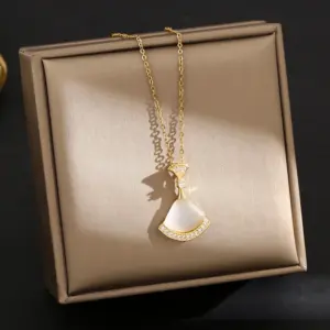 8285-Gold and / White