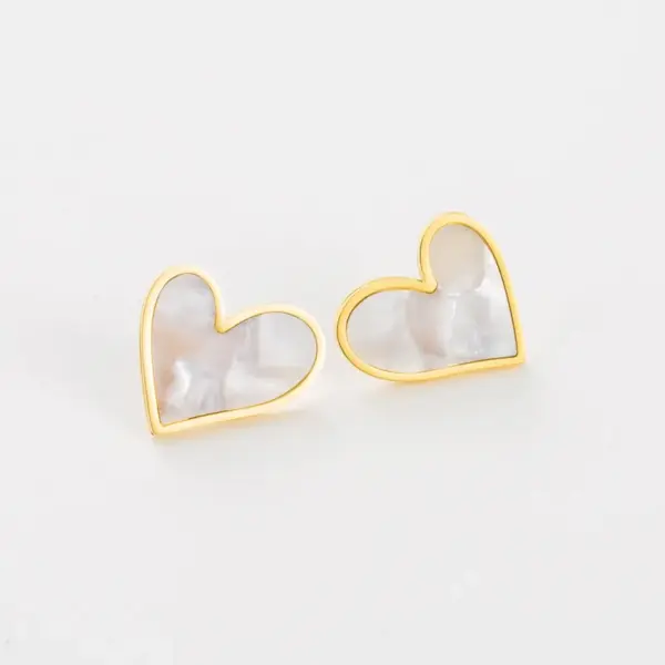 Wholesale PVD Coated Real Gold Plated 14K Gold Heart Shape 304 Stainless Steel Retro Waterproof Non Tarnish Ear Studs