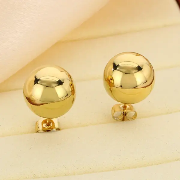 Wholesale PVD Coated 18K Gold Plated Round 304 Stainless Steel Simple Style Waterproof Non Tarnish Ear Studs