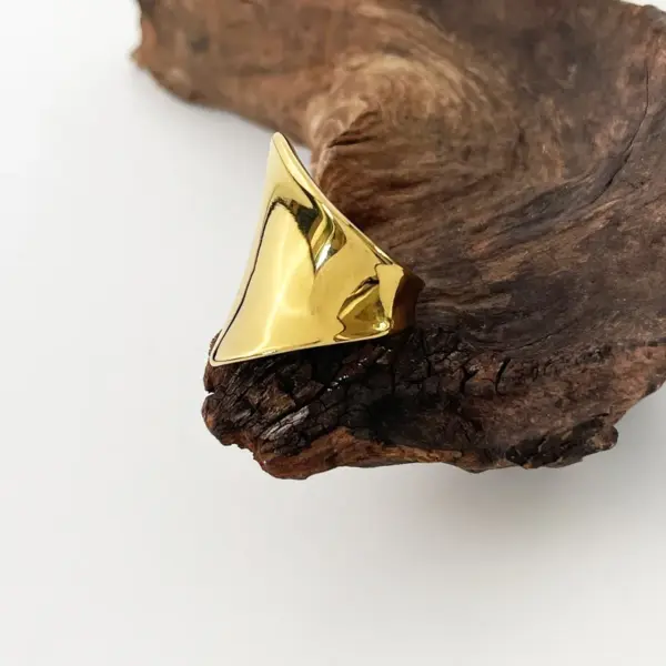 Wholesale PVD Coated Real Gold Plated Irregular Stainless Steel Retro Classic Style Waterproof Non Tarnish Rings