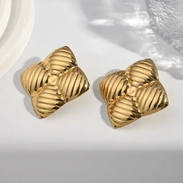 Wholesale Electroplating Golden Plated Triangle Square Oval 304 Stainless Steel Casual Simple Style Polishing Plating Earrings