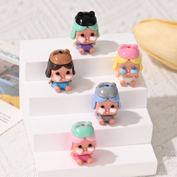 Wholesale Cartoon Sitting Crying Baby Cute Rubber Beads with Holes