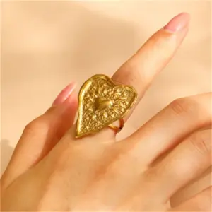 06 18K Real Gold Big Heart A- 604 / Adjustable Opening / 1 Piece