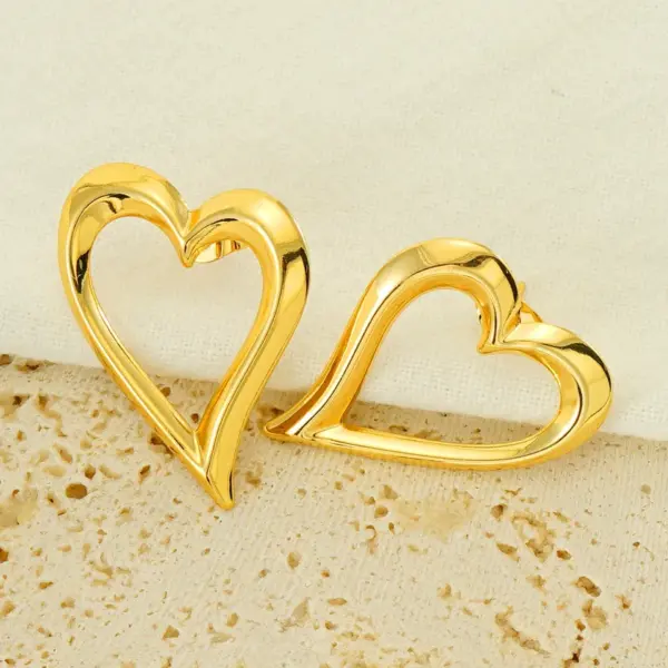 Wholesale 1 Pair Simple Style Heart Shape Plating Stainless Steel Titanium Steel 18K Gold Plated Ear Studs