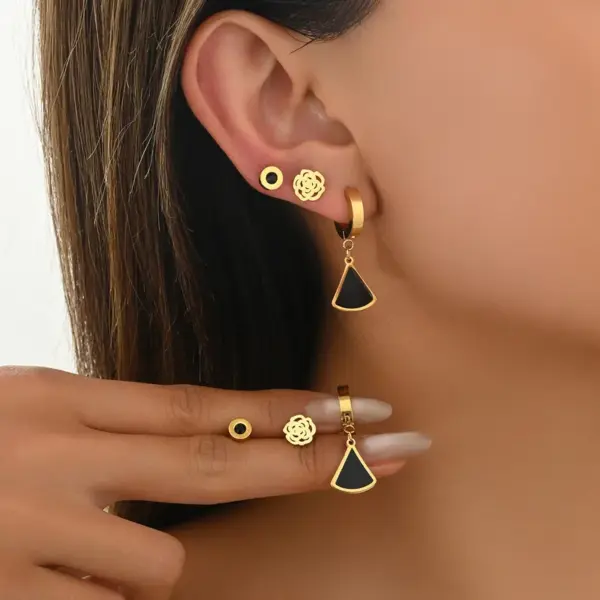 304 Stainless Steel Pentagram Heart Shape PVD Coated Artificial Crystal Real Gold Plated Gold Plated Casual Simple Style Commute Waterproof Non Tarnish Earrings