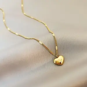 A8215-Heart-Shaped Necklace