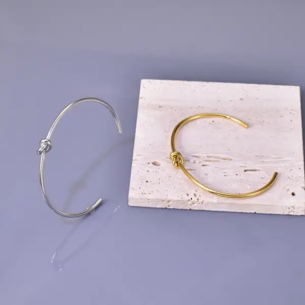 304 Stainless Steel C Shape PVD Coated 18K Real Gold Plated Vintage Style Waterproof Non Tarnish Plating Gold Bangle