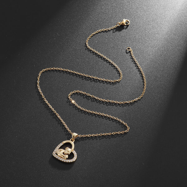 Wholesale European and American cross-border hot Mom micro inlaid zircon Heart-shaped fashion necklace female love pendant Mother's Day gift nkw97