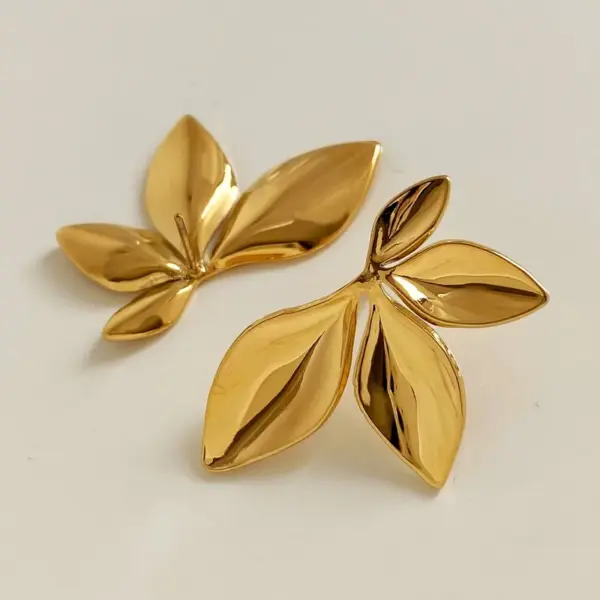 Wholesale PVD Coated Real Gold Plated 16K White Plating Leaves Flower 304 Stainless Steel Casual Modern Style Waterproof Non Tarnish Ear Studs