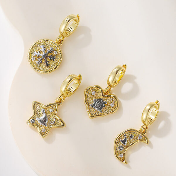 Wholesale Christmas Series Universal Buckle Accessories 18k Gold Plated Snowflake Reindeer Christmas Tree Pendant DIY Necklace Bracelet Pendant