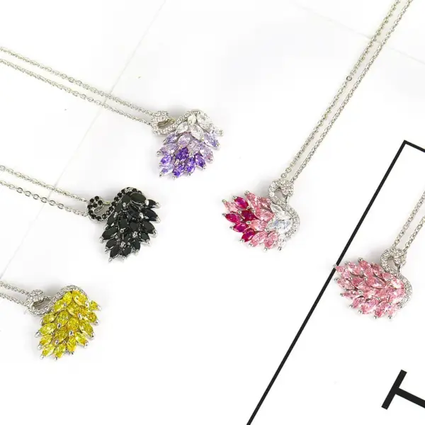 Wholesale Sweet Simple Style Swan Copper White Gold Plated Zircon Pendant Necklace In Bulk