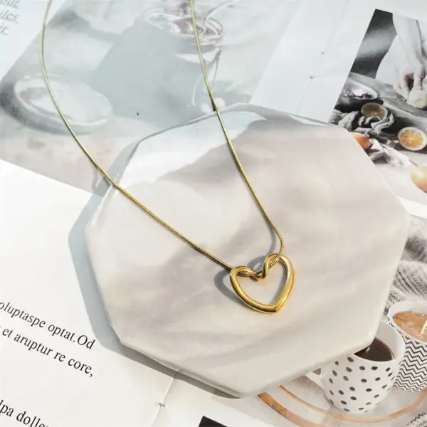 Wholesale 1 Piece Simple Style Heart Shape Titanium Steel Plating Necklace