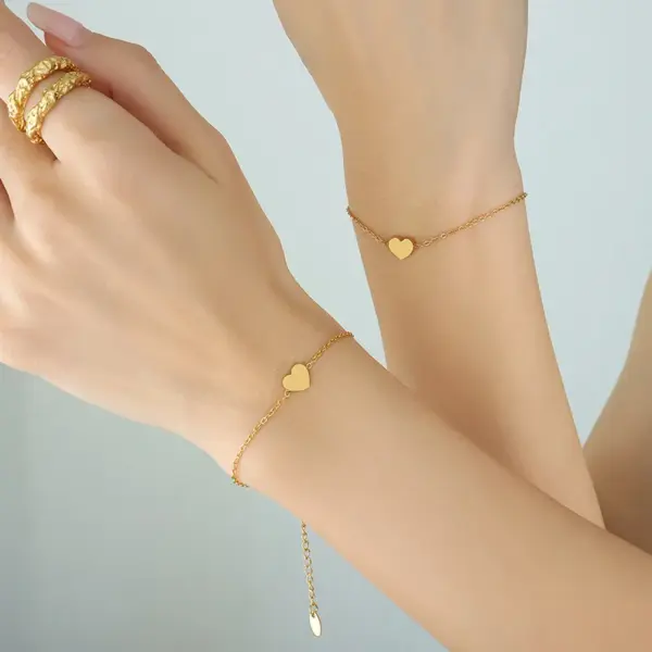 Wholesale PVD Coated Real Gold Plated 18K Gold Heart Shape 304 Stainless Steel Fashion Waterproof Non Tarnish 304 Stainless Steel Bracelets