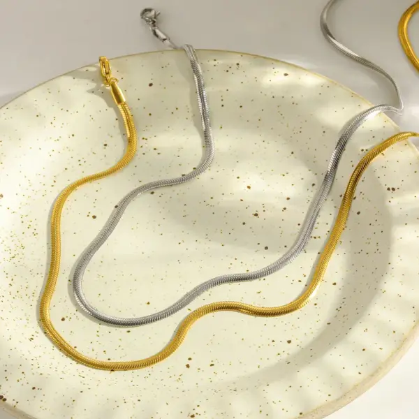 Wholesale Vacuum Electroplating (In Furnace) Plated 18K Real Gold 316 Stainless Steel Lobster Clasp Elegant Minimalist Style Unisex Push Clasp Necklace