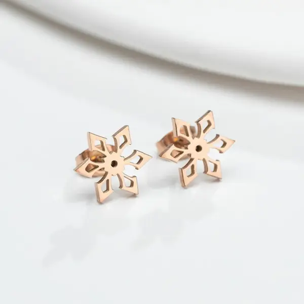 Wholesale PVD Coated 18K Gold Real Gold Plated Snowflake 304 Stainless Steel Simple Style Waterproof Non Tarnish Ear Studs