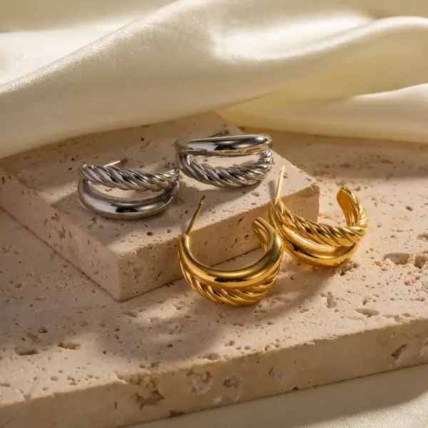 Wholesale 1 Pair Simple Style Commute C Shape Solid Color 304 Stainless Steel 18K Gold Plated Ear Studs