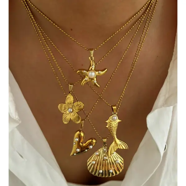 Wholesale PVD Coated Real Gold Plated Starfish 304 Stainless Steel Beach Waterproof Non Tarnish Surgical Steel Plating Lobster Trier Clasp Closure Pendant Necklace