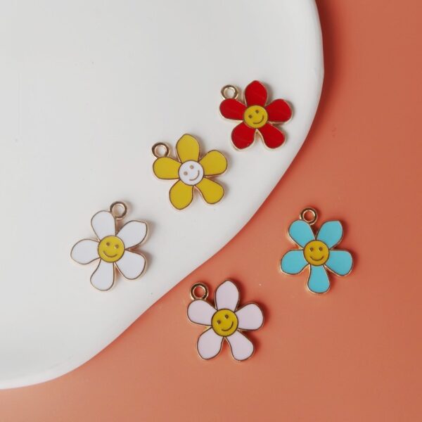 Wholesale smiley face flower oil drop alloy accessories Pendant