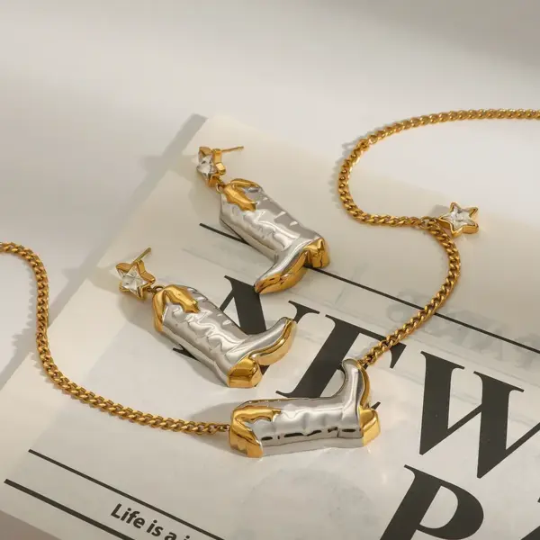 PVD Coated Real Gold Plated 18K Gold Star Boots 304 Stainless Steel Simple Style Classic Style Shiny Waterproof Non Tarnish Earrings Necklace