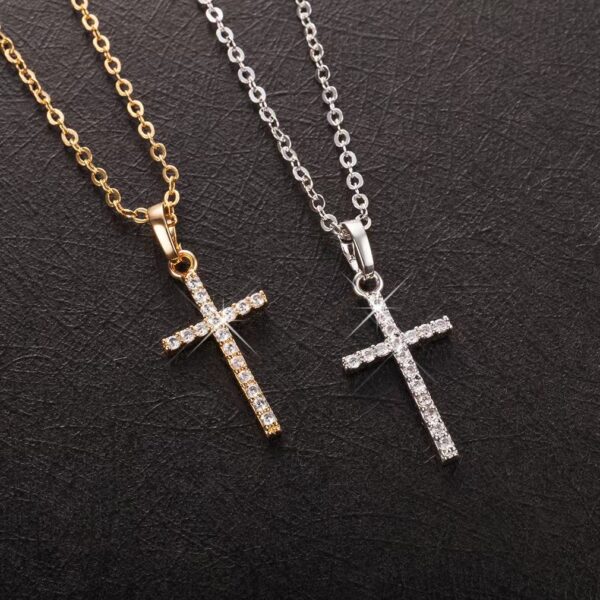 Wholesale European and American cross-border jewelry personalized fashion cross pendant necklace retro versatile men's and women's necklace clavicle chain