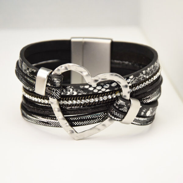 Wholesale 2024 cross-border new leather bracelet exaggerated love accessories wrist jewelry ladies magnet buckle bracelet