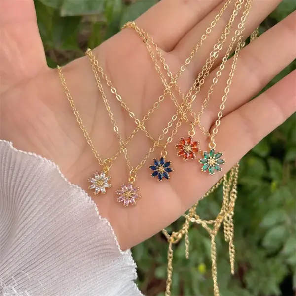 Wholesale Copper 18K Gold Plated Simple Style Classic Style Flower Plating Inlay Zircon Pendant Necklace