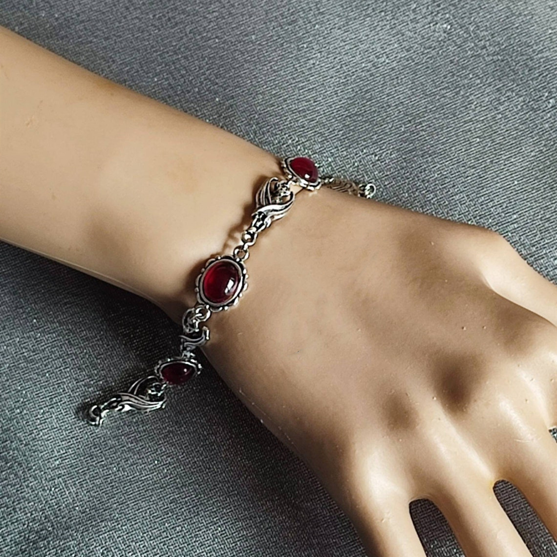 Wholesale Cross-border trade Amazon vampire bat blood red bracelet Victoria bat bracelet bracelet manufacturers