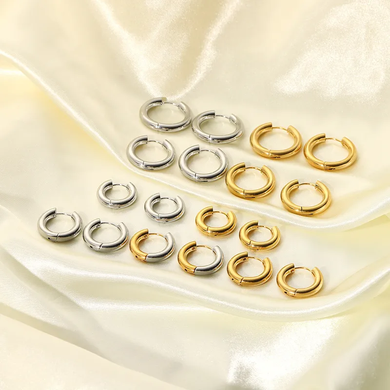 Wholesale PVD Coated Real Gold Plated 18K Gold Round 201 Stainless Steel Simple Style Waterproof Non Tarnish Hoop Earrings