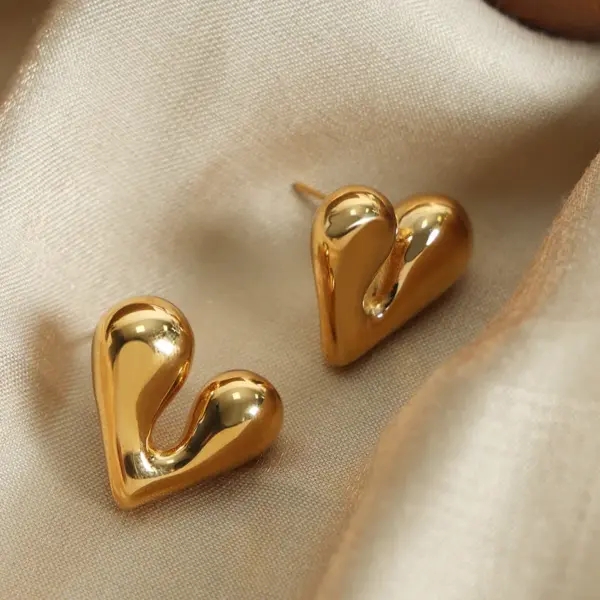 Wholesale 304 Stainless Steel Heart Shape PVD Coated 18K Gold Plated Real Gold Plated 18K Gold Streetwear Waterproof Non Tarnish Plating Gold Ear Studs