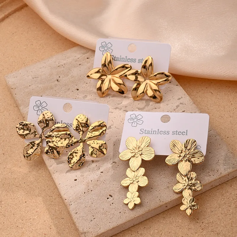 Wholesale 1 Pair/Package Casual Modern Style Flower lishing Plating 201 Stainless Steel 18K Gold Plated Earrings