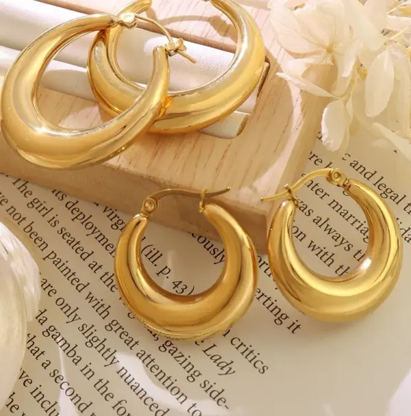 Wholesale PVD Coated Real Gold Plated 18K Gold U Shape 304 Stainless Steel Fashion Waterproof Non Tarnish Hoop Earrings