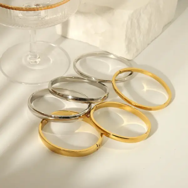 Basic Modern Style Classic Style Round Customization Laser Engraving Solid Color 304 Stainless Steel 18K Gold Plated Bangle In Bulk