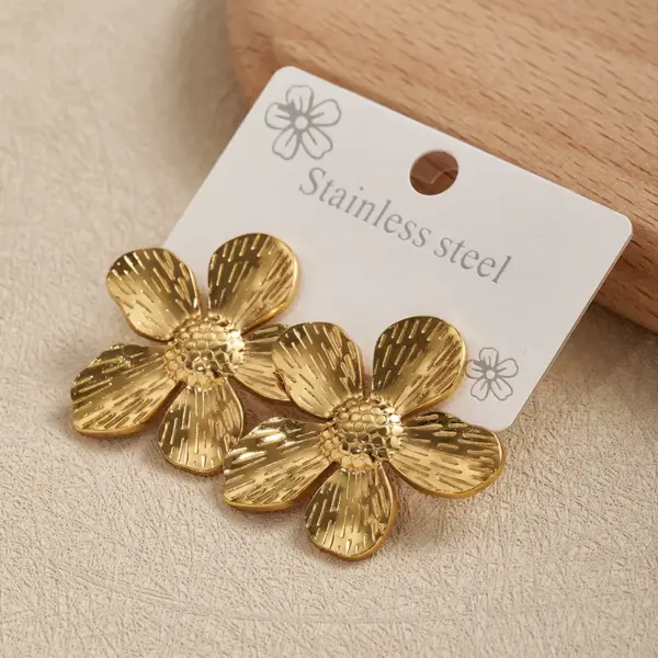 Wholesale Leaf Flower Stainless Steel 201 Earrings Hot Sale Casual Modern Style For Holiday And Daily Use