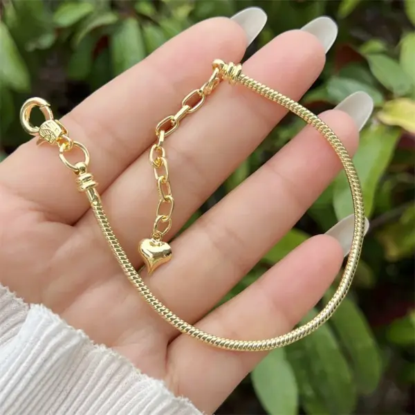 Wholesale 18K Gold Plated Copper Electroplated Zircon Bee Simple Style Handmade Chain Bracelets For Women's