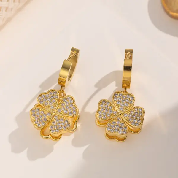 Wholesale Copper Four Leaf Clover Electroplated 18K Real Gold Plated Elegant Waterproof Non Tarnish Bracelets Earrings Necklace