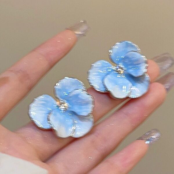 Wholesale Super Fairy Oil Painting Retro Blue Flower Earrings Women's New Fashionable Fresh Sweet Elegant Niche Ins Mori Ears