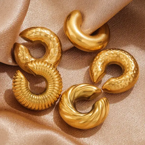 PVD Coated 18K Gold Real Gold Plated Solid Color Titanium Steel Simple Style Waterproof Non Tarnish Ear Cus