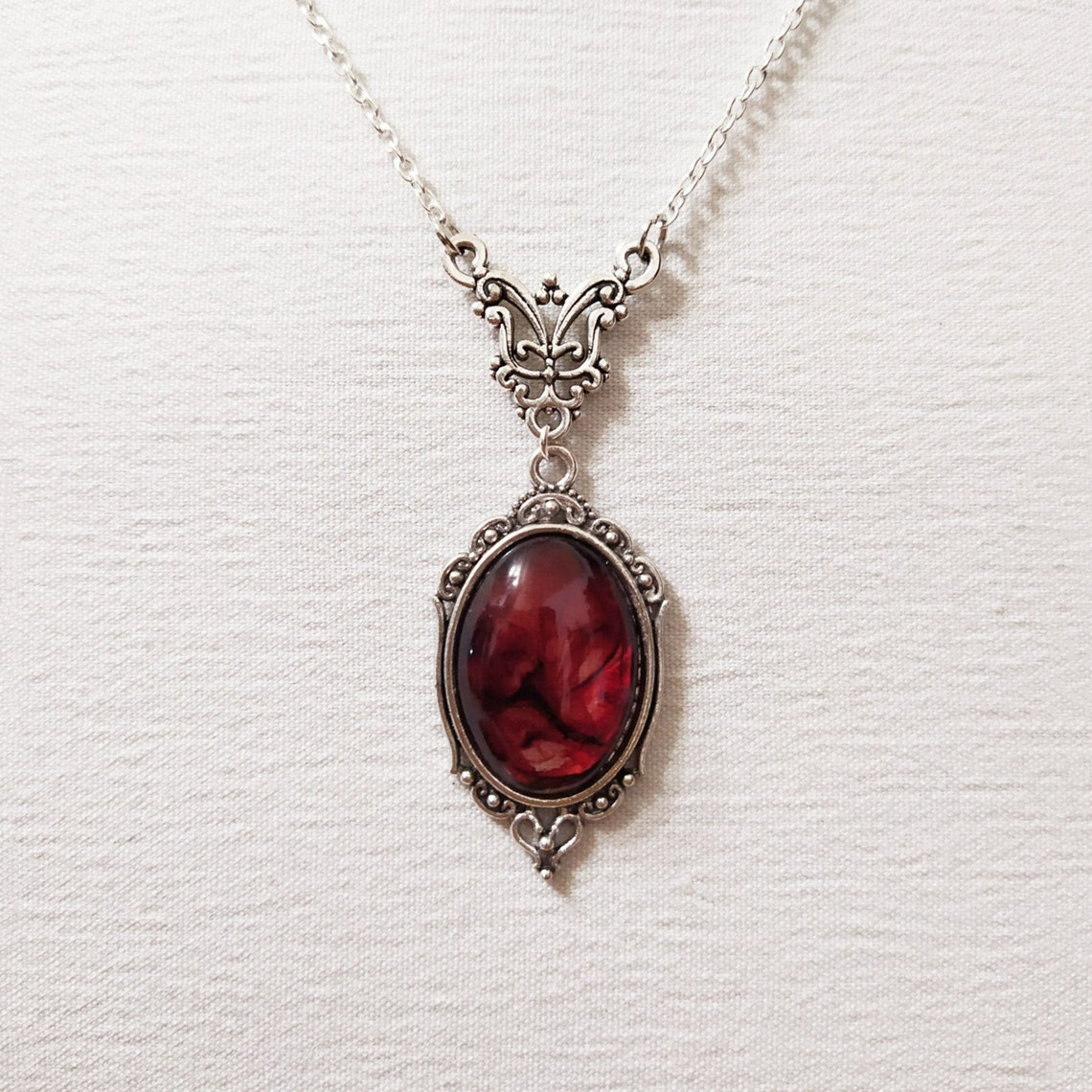 Wholesale Cross-border Hot Sale Brand New Retro Red Quartz Crystal Necklace Sier Plated Fashion Jewelry Pendant Necklace