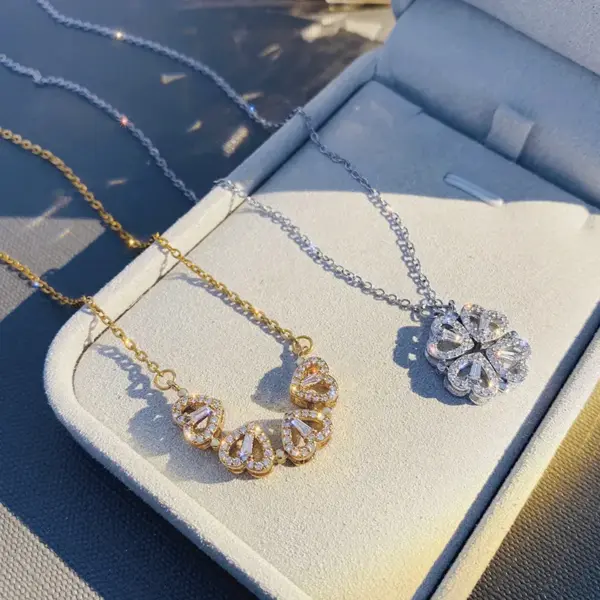 Wholesale Four-leaf Clover Titanium Steel Necklace Women's High-end Light Luxury Love Heart Collarbone Instagram Fashionable Necklace Niche Women's Necklace