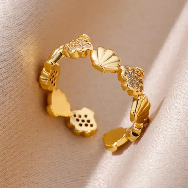 Wholesale 304 Stainless Steel Solid Color Shell PVD Coated Zircon Real Gold Plated Simple Style Waterproof Non Tarnish Plating Rings