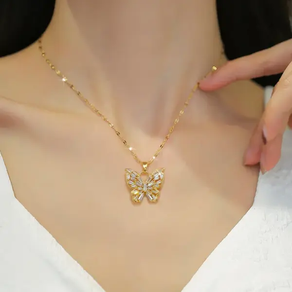 Wholesale Golden Plated 304 Stainless Steel Electroplating Zircon Butterfly Elegant Pendant Necklace For Women'S