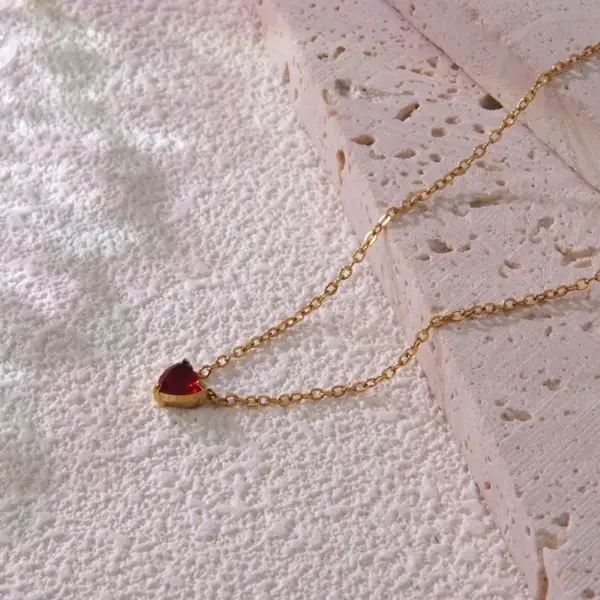 Wholesale Ion Plating (IP) 18K Gold Plated Heart Shape 304 Stainless Steel Sweet Simple Style Commute Waterproof Non Tarnish 304 Stainless Steel Necklace